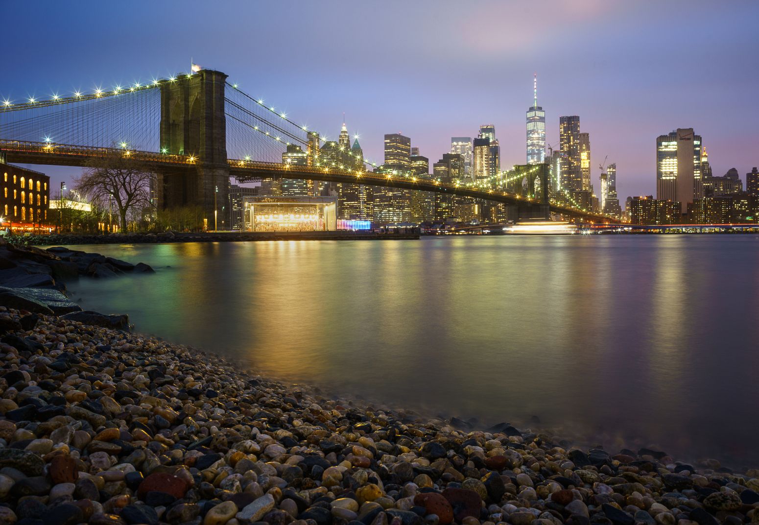 Manhattan skyline from Brookly Bridge Park